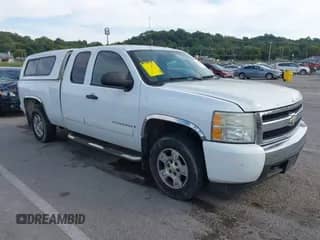 2008 Chevrolet Silverado 1500 1LT z VIN 2GCEC19JX81282775, wystawiony jako IAAI lot #43342473 z przebiegiem 209 529 mil mil oraz . Historia ofert i sprzedaży dostępna na DreamBid. Obrazek 1.
