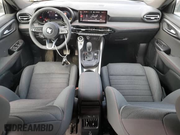 2024 Dodge Hornet GT z VIN ZACNDFAN9R3A18163, wystawiony jako Copart lot #49712125 z przebiegiem 22 850 mil mil oraz Szkoda całkowita • Salvage title. Historia ofert i sprzedaży dostępna na DreamBid. Obrazek 8.