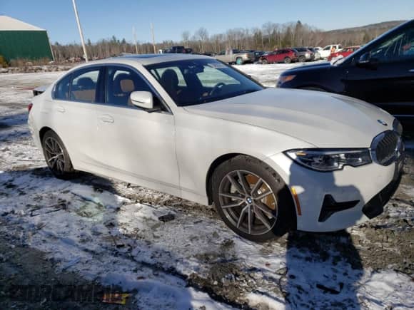 2021 BMW 3 Series 330e xDrive с VIN 3MW5P9J04M8B96800, выставлен на аукционе Copart как лот 70958342 с пробегом 6 118 миль миль и . История ставок и продаж доступна на DreamBid. Изображение 4.