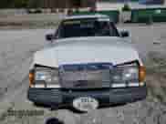 1986 Mercedes-Benz 300 E z VIN WDBEA30D8GA126892, wystawiony jako Copart lot #45038935 z przebiegiem 123 904 mil mil oraz Szkoda całkowita • Salvage title. Historia ofert i sprzedaży dostępna na DreamBid. Obrazek 5.
