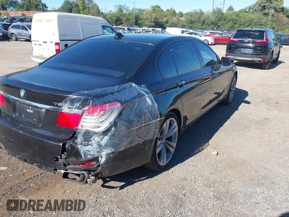 2011 BMW 7 Series 750Li xDrive с VIN WBAKC8C58BC432193, выставлен на аукционе IAAI как лот 43424811 с пробегом 169 834 миль миль и . История ставок и продаж доступна на DreamBid. Изображение 4.