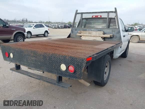 2019 Ram 1500 Tradesman z VIN 3C6JR6DT0KG522330, wystawiony jako IAAI lot #41789462 z przebiegiem 91 347 mil mil oraz . Historia ofert i sprzedaży dostępna na DreamBid. Obrazek 4.