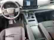 2023 Toyota Sienna Platinum z VIN 5TDESKFC2PS081491, wystawiony jako Copart lot #68216485 z przebiegiem 46 742 mil mil oraz Szkoda całkowita • Salvage title. Historia ofert i sprzedaży dostępna na DreamBid. Obrazek 8.