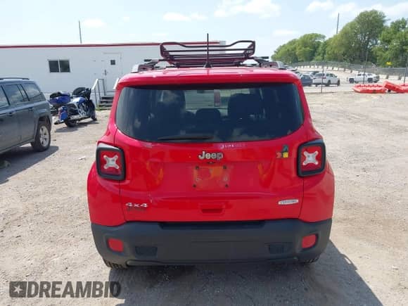 2018 Jeep Renegade Latitude с VIN ZACCJBBB5JPH73353, выставлен на аукционе IAAI как лот 42812392 с пробегом 135 998 миль миль и . История ставок и продаж доступна на DreamBid. Изображение 16.