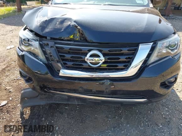 2019 Nissan Pathfinder SL with VIN 5N1DR2MM4KC597313, listed as a IAAI auction lot 42913860 with 238,474 mi miles and . Bid and sale history available at DreamBid. Image 6.