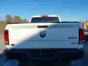 2019 Ram 1500 Express z VIN 1C6RR7FG4KS615112, wystawiony jako IAAI lot #41636660 z przebiegiem 111 919 mil mil oraz . Historia ofert i sprzedaży dostępna na DreamBid. Obrazek 16.