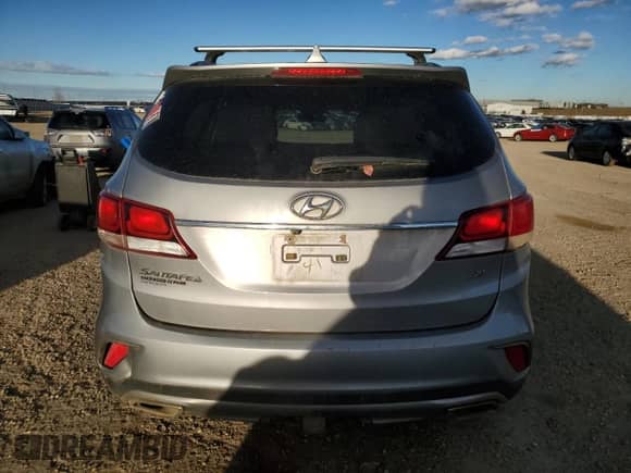 2017 Hyundai Santa Fe SE с VIN KM8SM4HF9HU229175, выставлен на аукционе Copart как лот 82633315 с пробегом 279 197 миль миль и Списание • Salvage title. История ставок и продаж доступна на DreamBid. Изображение 6.