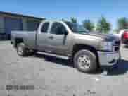 2013 Chevrolet Silverado 2500HD LT z VIN 1GC2KXC81DZ195699, wystawiony jako Copart lot #65086225 z przebiegiem 169 806 mil mil oraz Szkoda całkowita • Salvage title. Historia ofert i sprzedaży dostępna na DreamBid. Obrazek 4.
