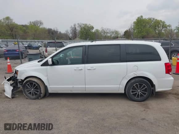 2019 Dodge Grand Caravan SE z VIN 2C4RDGBG6KR619404, wystawiony jako IAAI lot #42077551 z przebiegiem 137 172 mil mil oraz . Historia ofert i sprzedaży dostępna na DreamBid. Obrazek 14.