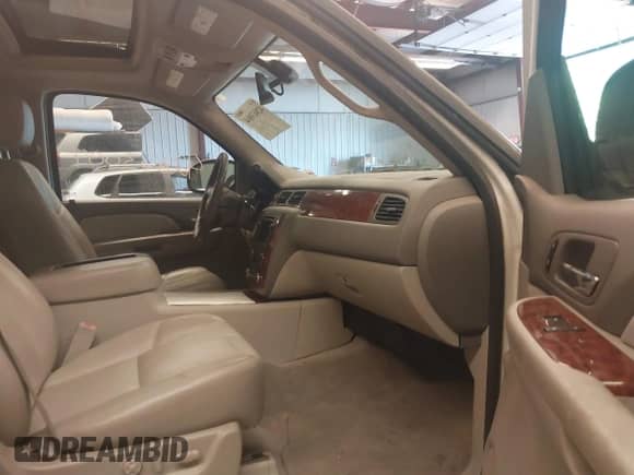 2008 Chevrolet Tahoe 1LT with VIN 1GNFK130X8J140348, listed as a IAAI auction lot 42863004 with 250,375 mi miles and . Bid and sale history available at DreamBid. Image 5.