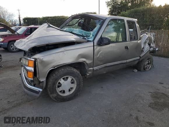 1999 Chevrolet Silverado 1500 with VIN 1GCEC19R1XR118195, listed as a Copart auction lot 84764814 with Not provided miles and Salvage title. Bid and sale history available at DreamBid. Image 1.