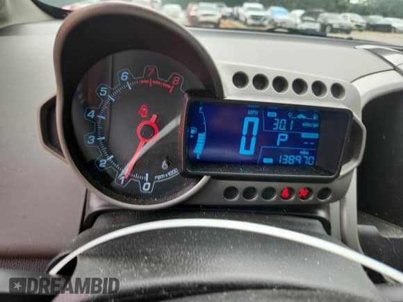 2015 Chevrolet Sonic LTZ с VIN 1G1JE6SBXF4207609, выставлен на аукционе Copart как лот 67843195 с пробегом 138 970 миль миль и Списание • Salvage title. История ставок и продаж доступна на DreamBid. Изображение 9.
