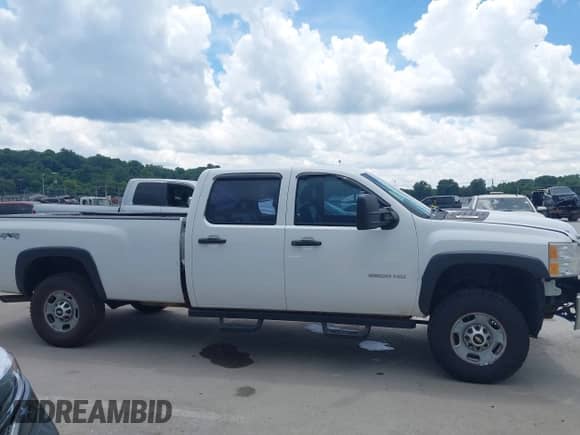 2013 Chevrolet Silverado 2500HD Work Truck z VIN 1GC1KVCG5DF139886, wystawiony jako IAAI lot #42605069 z przebiegiem 219 472 mil mil oraz . Historia ofert i sprzedaży dostępna na DreamBid. Obrazek 14.