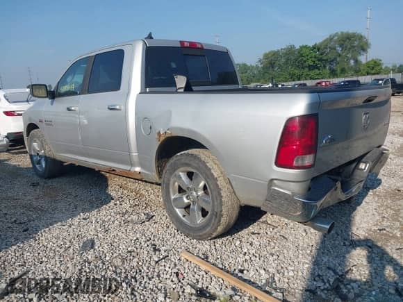 2013 Ram 1500 Big Horn z VIN 1C6RR7LT5DS621215, wystawiony jako IAAI lot #42881419 z przebiegiem 251 070 mil mil oraz . Historia ofert i sprzedaży dostępna na DreamBid. Obrazek 3.