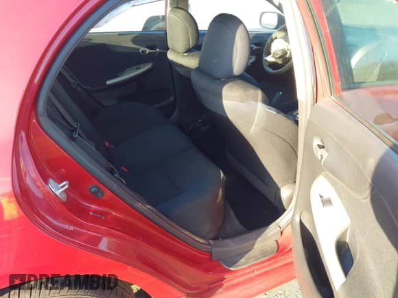 2011 Toyota Corolla S z VIN 2T1BU4EEXBC571352, wystawiony jako IAAI lot #43389164 z przebiegiem 88 863 mil mil oraz . Historia ofert i sprzedaży dostępna na DreamBid. Obrazek 8.