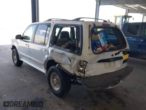 1998 Ford Explorer XLT с VIN 1FMZU35P2WZA90450, выставлен на аукционе IAAI как лот 42242629 с пробегом 179 513 миль миль и . История ставок и продаж доступна на DreamBid. Изображение 6.