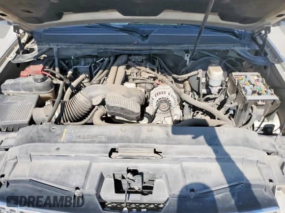 2010 Chevrolet Tahoe LT with VIN 1GNUCBE09AR226054, listed as a Copart auction lot 84646105 with 172,860 mi miles and Salvage title. Bid and sale history available at DreamBid. Image 12.