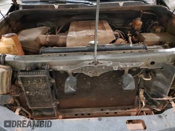 2008 Toyota Tundra z VIN 5TBDV54168S519218, wystawiony jako Copart lot #69140345 z przebiegiem 339 097 mil mil oraz Szkoda całkowita • Salvage title. Historia ofert i sprzedaży dostępna na DreamBid. Obrazek 11.