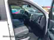 2014 Ram 1500 Big Horn z VIN 1C6RR7LG9ES399864, wystawiony jako IAAI lot #42800297 z przebiegiem 149 119 mil mil oraz . Historia ofert i sprzedaży dostępna na DreamBid. Obrazek 5.