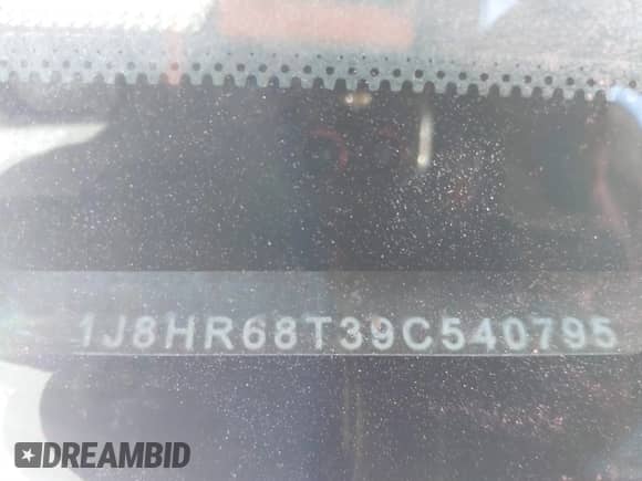 2009 Jeep Grand Cherokee with VIN 1J8HR68T39C540795, listed as a IAAI auction lot 41379112 with 236,624 mi miles and . Bid and sale history available at DreamBid. Image 9.