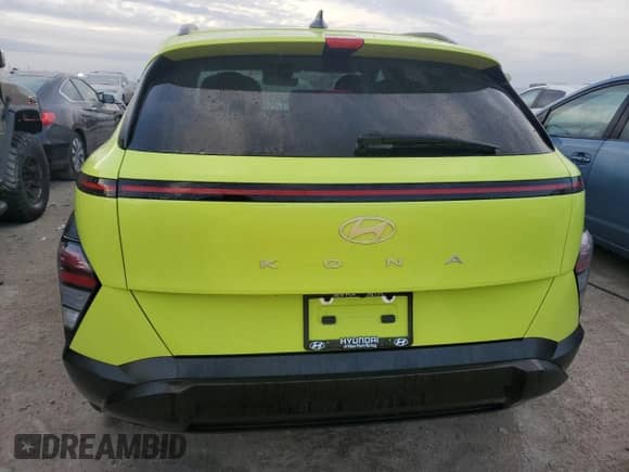 2024 Hyundai Kona SEL z VIN KM8HC3AB0RU053455, wystawiony jako Copart lot #75160654 z przebiegiem 7 022 mil mil oraz Nie do naprawy • Non repairable. Historia ofert i sprzedaży dostępna na DreamBid. Obrazek 6.