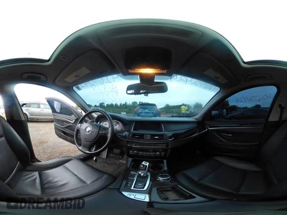 2014 BMW 5 Series 535i xDrive с VIN WBA5B3C52ED530122, выставлен на аукционе IAAI как лот 42672424 с пробегом 116 910 миль миль и . История ставок и продаж доступна на DreamBid. Изображение 20.