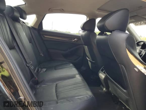 2018 Honda Accord EX-L z VIN 1HGCV2F5XJA010688, wystawiony jako Copart lot #56675315 z przebiegiem 128 462 mil mil oraz Nie do naprawy • Non repairable. Historia ofert i sprzedaży dostępna na DreamBid. Obrazek 10.