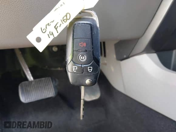 2019 Ford F-150 XLT z VIN 1FTFW1E44KFC77101, wystawiony jako IAAI lot #43493499 z przebiegiem 106 257 mil mil oraz . Historia ofert i sprzedaży dostępna na DreamBid. Obrazek 11.