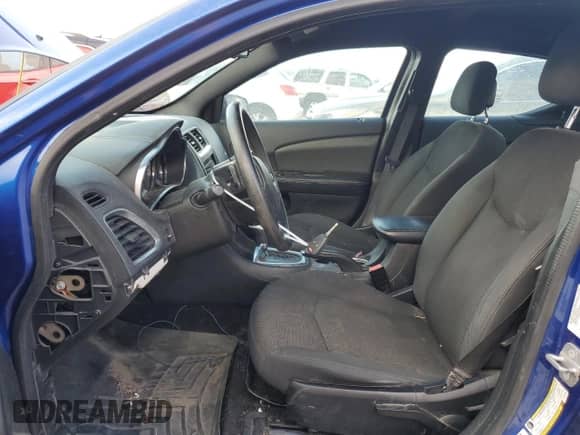 2014 Dodge Avenger SE с VIN 1C3CDZAG0EN174912, выставлен на аукционе Copart как лот 61923264 с пробегом 119 500 миль миль и Списание • Salvage title. История ставок и продаж доступна на DreamBid. Изображение 7.