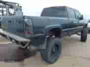 2003 Chevrolet Silverado 2500HD LT z VIN 1GCHC23G63F196770, wystawiony jako IAAI lot #43311421 z przebiegiem 180 553 mil mil oraz . Historia ofert i sprzedaży dostępna na DreamBid. Obrazek 4.
