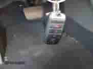 2016 Kia Sorento SXL z VIN 5XYPKDA57GG146717, wystawiony jako IAAI lot #43018518 z przebiegiem 180 078 mil mil oraz . Historia ofert i sprzedaży dostępna na DreamBid. Obrazek 11.