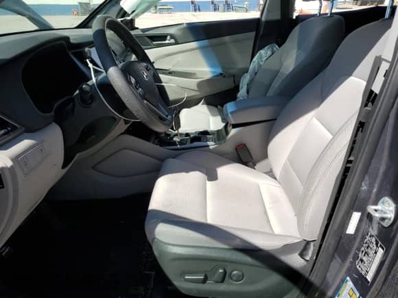 2018 Hyundai Tucson SEL с VIN KM8J33A4XJU672376, выставлен на аукционе Copart как лот 66959985 с пробегом 64 354 миль миль и Списание • Salvage title. История ставок и продаж доступна на DreamBid. Изображение 7.