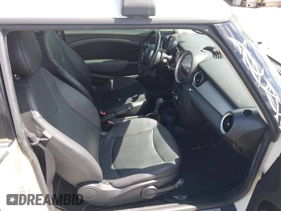 2012 MINI Hardtop with VIN WMWSU3C50CT255544, listed as a IAAI auction lot 42533243 with 102,422 mi miles and . Bid and sale history available at DreamBid. Image 5.