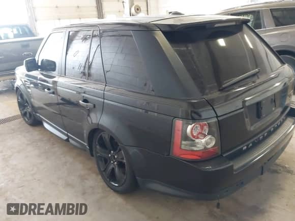 2010 Land Rover Range Rover Sport HSE Lux z VIN SALSK2D44AA245917, wystawiony jako IAAI lot #42638894 z przebiegiem 182 054 mil mil oraz . Historia ofert i sprzedaży dostępna na DreamBid. Obrazek 3.