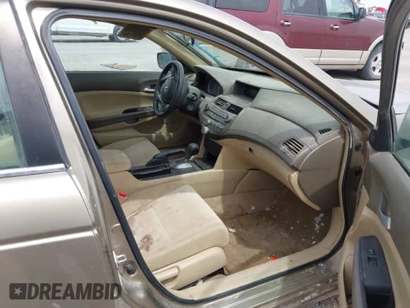 2009 Honda Accord LX с VIN 1HGCP26329A151744, выставлен на аукционе IAAI как лот 42263755 с пробегом Не указан миль и . История ставок и продаж доступна на DreamBid. Изображение 5.