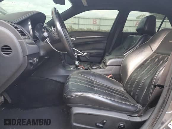 2014 Chrysler 300 S с VIN 2C3CCAGGXEH379206, выставлен на аукционе Copart как лот 82542435 с пробегом 103 313 миль миль и Чистый • Clean title. История ставок и продаж доступна на DreamBid. Изображение 7.