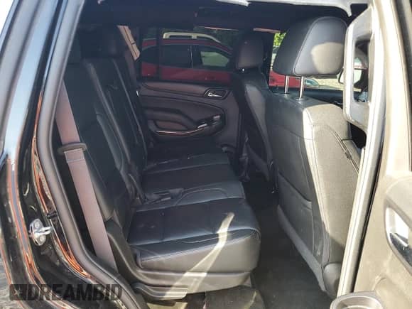 2017 Chevrolet Tahoe LT z VIN 1GNSKBKC3HR236369, wystawiony jako Copart lot #61392765 z przebiegiem 121 898 mil mil oraz Szkoda całkowita • Salvage title. Historia ofert i sprzedaży dostępna na DreamBid. Obrazek 10.