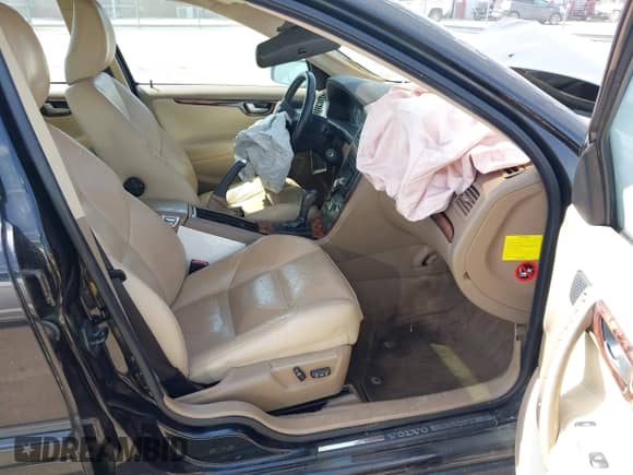2005 Volvo S60 с VIN YV1RS592552481260, выставлен на аукционе IAAI как лот 42048549 с пробегом 164 491 миль миль и . История ставок и продаж доступна на DreamBid. Изображение 5.