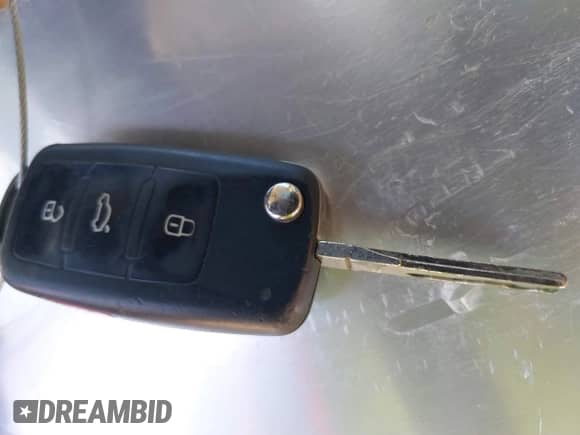 2013 Volkswagen Tiguan S z VIN WVGBV3AX0DW060270, wystawiony jako IAAI lot #42703723 z przebiegiem 96 922 mil mil oraz . Historia ofert i sprzedaży dostępna na DreamBid. Obrazek 11.