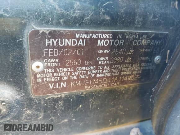 2001 Hyundai XG with VIN KMHFU45D41A114902, listed as a IAAI auction lot 41513812 with 171,704 mi miles and . Bid and sale history available at DreamBid. Image 9.