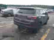 2019 Jeep Compass Altitude z VIN 3C4NJCBB8KT617753, wystawiony jako IAAI lot #42552275 z przebiegiem 63 298 mil mil oraz . Historia ofert i sprzedaży dostępna na DreamBid. Obrazek 4.