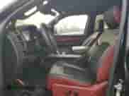 2022 Ram 1500 Rebel z VIN 1C6SRFLM4NN185865, wystawiony jako Copart lot #43079165 z przebiegiem Nie podano mil oraz Szkoda całkowita • Salvage title. Historia ofert i sprzedaży dostępna na DreamBid. Obrazek 7.