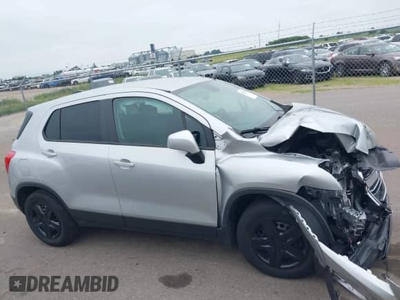 2015 Chevrolet Trax LS with VIN 3GNCJKSB0FL254010, listed as a IAAI auction lot 42711308 with 112,093 mi miles and . Bid and sale history available at DreamBid. Image 13.