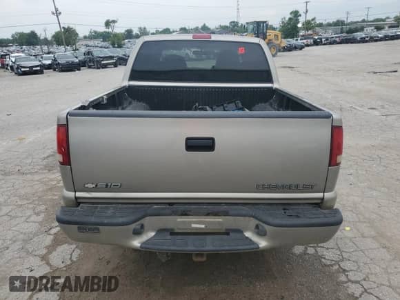 2004 Chevrolet S-10 LS z VIN 1GCDT13X64K143889, wystawiony jako Copart lot #59937835 z przebiegiem 142 274 mil mil oraz Szkoda całkowita • Salvage title. Historia ofert i sprzedaży dostępna na DreamBid. Obrazek 6.