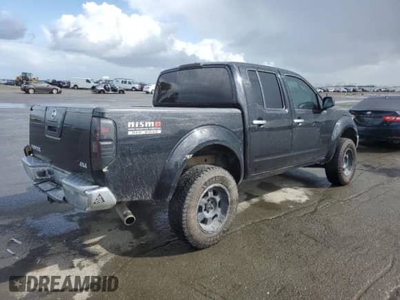 2005 Nissan Frontier SE z VIN 1N6AD07W55C430709, wystawiony jako Copart lot #49446725 z przebiegiem 233 907 mil mil oraz Szkoda całkowita • Salvage title. Historia ofert i sprzedaży dostępna na DreamBid. Obrazek 3.