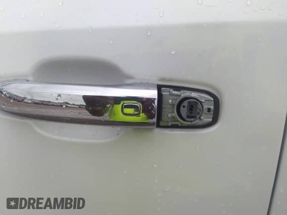 2022 GMC Sierra 1500 Denali z VIN 3GTP8FED5NG185252, wystawiony jako IAAI lot #42204861 z przebiegiem 55 608 mil mil oraz . Historia ofert i sprzedaży dostępna na DreamBid. Obrazek 6.