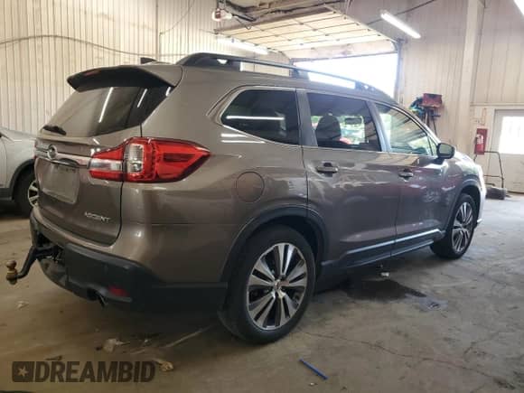 2021 Subaru Ascent Premium z VIN 4S4WMAHD7M3445282, wystawiony jako Copart lot #68090375 z przebiegiem 86 168 mil mil oraz Szkoda całkowita • Salvage title. Historia ofert i sprzedaży dostępna na DreamBid. Obrazek 3.