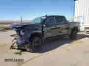 2022 Chevrolet Silverado 1500 Custom Trail Boss z VIN 3GCUDCETXNG649141, wystawiony jako Copart lot #43565075 z przebiegiem 53 898 mil mil oraz Szkoda całkowita • Salvage title. Historia ofert i sprzedaży dostępna na DreamBid. Obrazek 1.