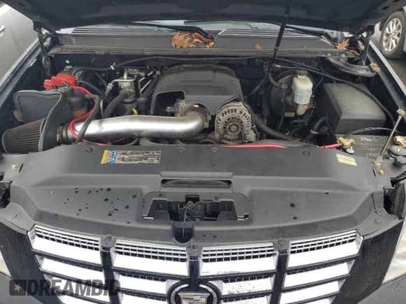 2010 Cadillac Escalade ESV Premium z VIN 1GYUKJEF4AR182436, wystawiony jako Copart lot #49182565 z przebiegiem 200 603 mil mil oraz Czysty tytuł • Clean title. Historia ofert i sprzedaży dostępna na DreamBid. Obrazek 12.