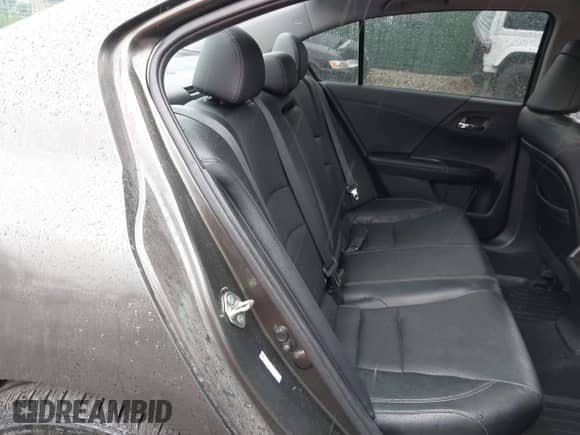 2014 Honda Accord Touring z VIN 1HGCR6F73EA002113, wystawiony jako IAAI lot #42242681 z przebiegiem 213 088 mil mil oraz . Historia ofert i sprzedaży dostępna na DreamBid. Obrazek 8.